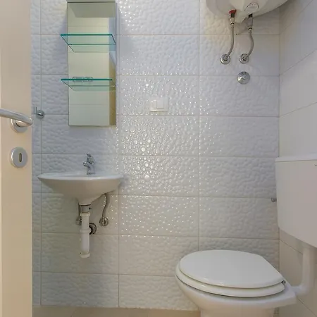 App. Palokaj בית הארחה פורץ